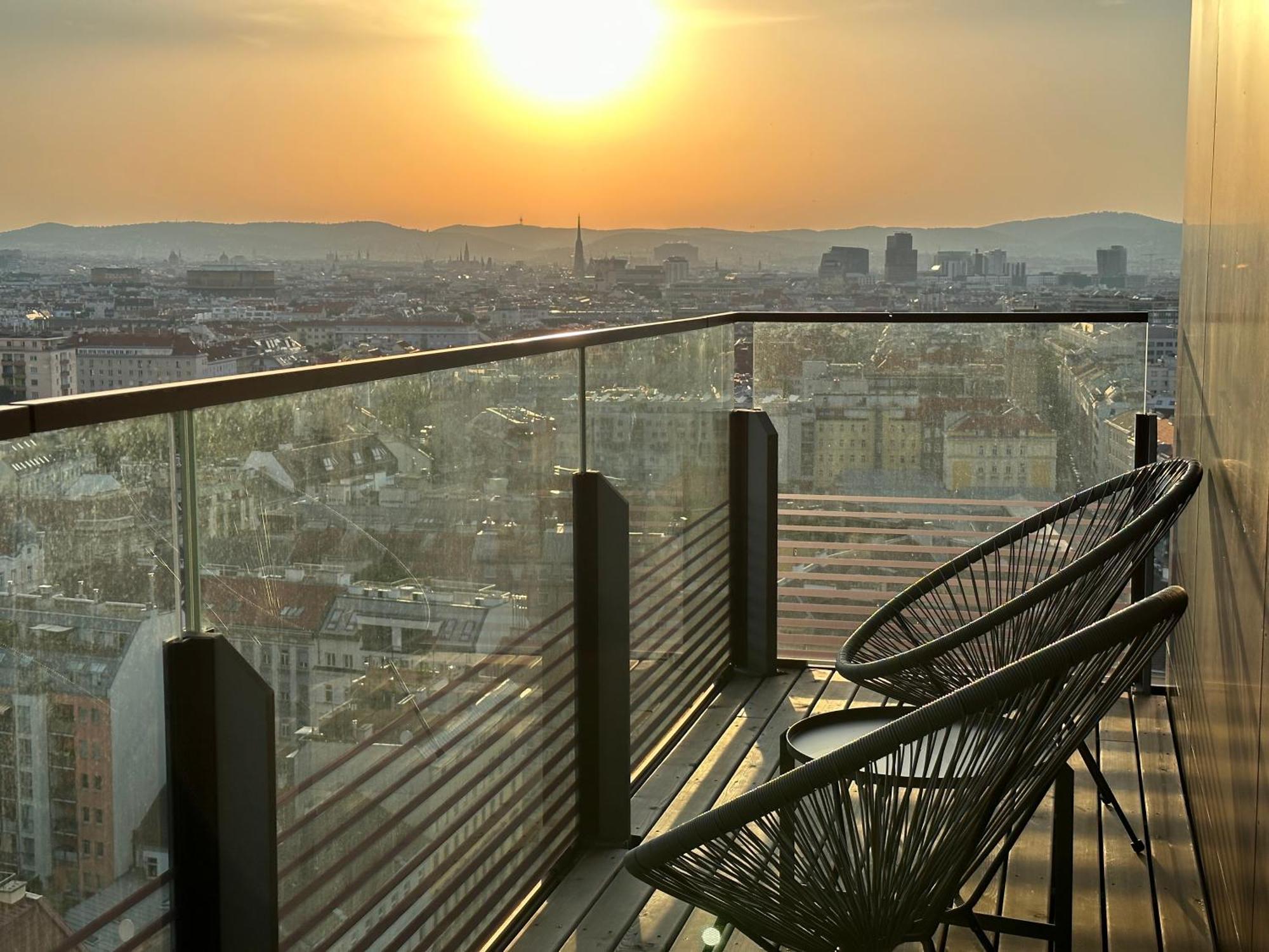 Panorama Sky I Rooftop Pool I Metro Station Apartamento *