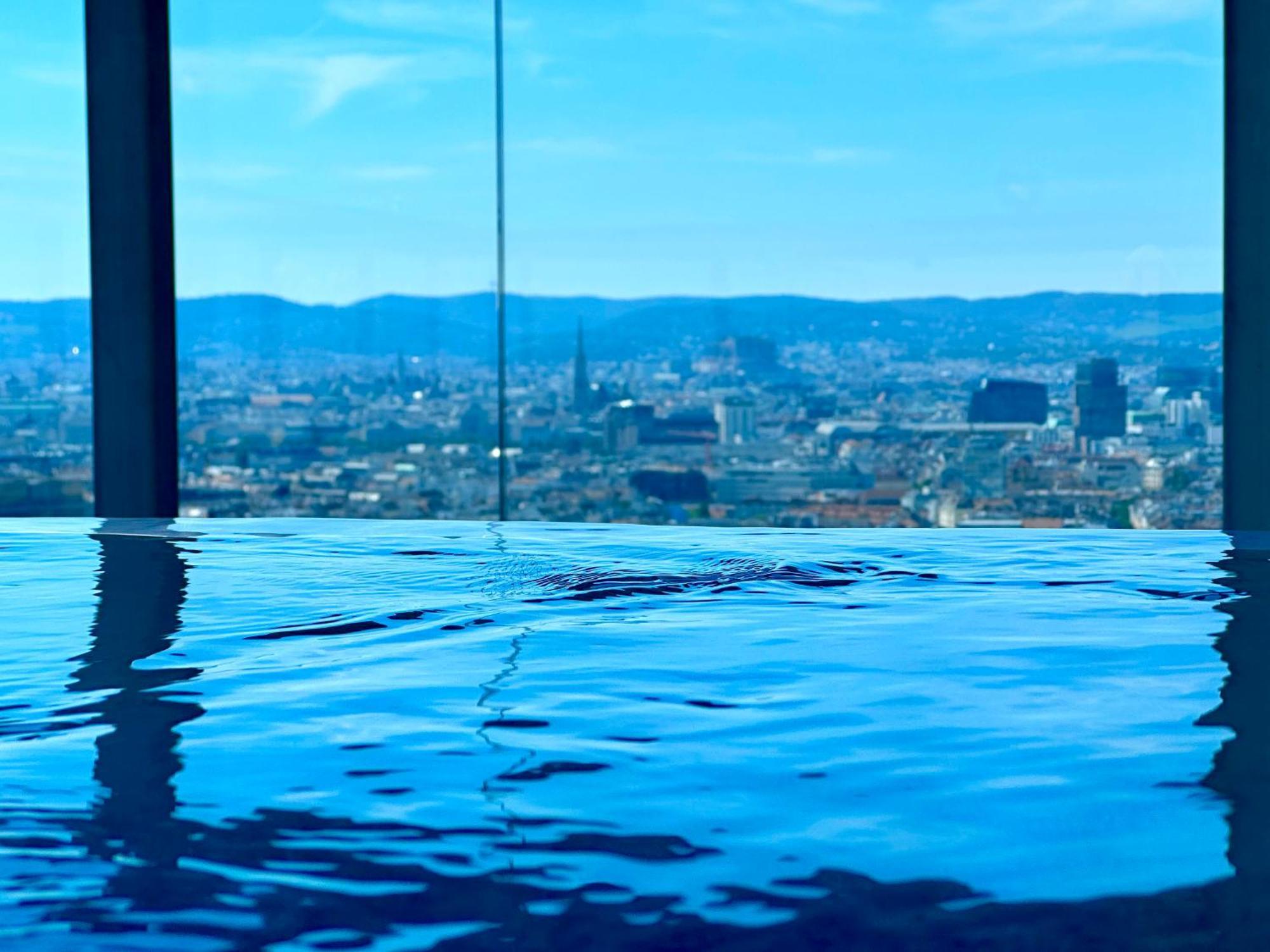 Panorama Sky I Rooftop Pool I Metro Station Viena